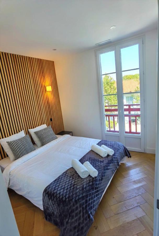 Piscine Et Jacuzzi Loft Ravissant Dans Une Maison Basque アングレット エクステリア 写真