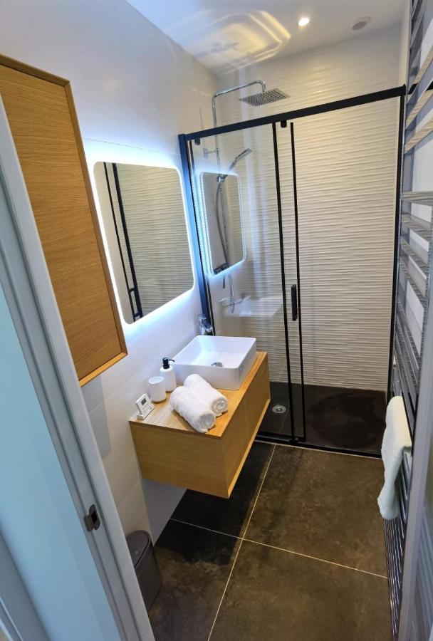 Piscine Et Jacuzzi Loft Ravissant Dans Une Maison Basque アングレット エクステリア 写真
